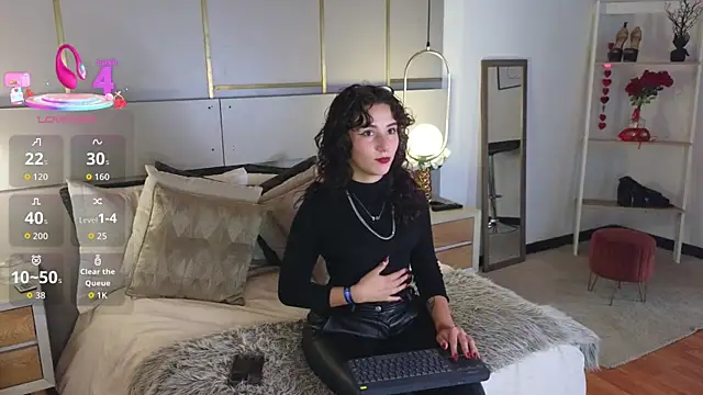 Snapshot of Lina_Montclair chatting on 1, 4, 2026 Lina Montclair online show from 1, 4, 2026