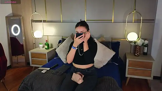 Snapshot of Lina_Montclair chatting on 21, 4, 2026 Lina Montclair online show from 21, 4, 2026