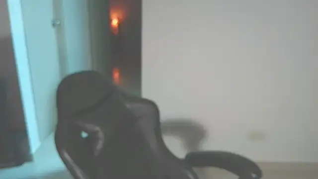 Snapshot of Yulienneg chatting on 16, 4, 2026 Yulienneg online show from 16, 4, 2026