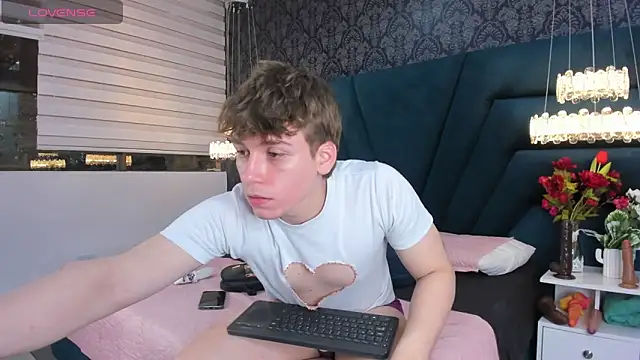 Snapshot of TaylerWhite chatting on 20, 2, 2026 TaylerWhite online show from 20, 2, 2026