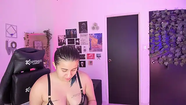 Snapshot of Lana_Herondale chatting on 23, 11, 2025 Lana Herondale online show from 23, 11, 2025