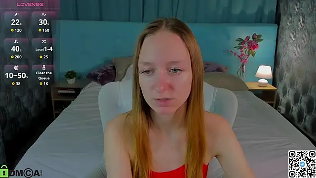 Mia E1fie online show from 10, 10, 2025