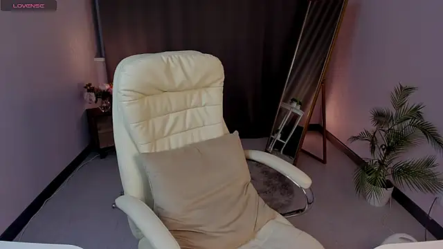 Snapshot of cute_luucy chatting on 3, 3, 2026 cute luucy online show from 3, 3, 2026