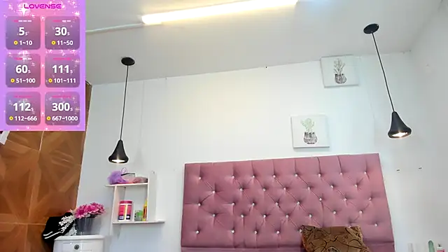 Snapshot of sienna_glow chatting on 10, 9, 2025 sienna glow online show from 10, 9, 2025