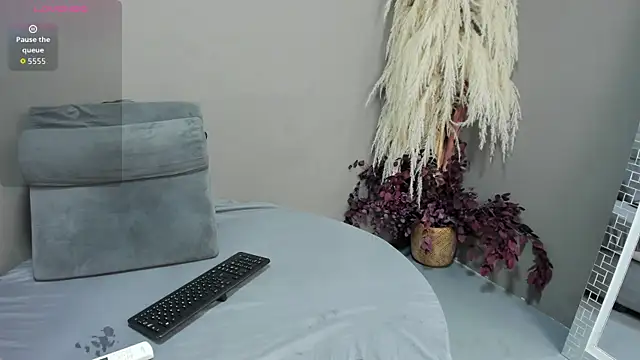 Snapshot of sienna_glow chatting on 17, 12, 2025 sienna glow online show from 17, 12, 2025