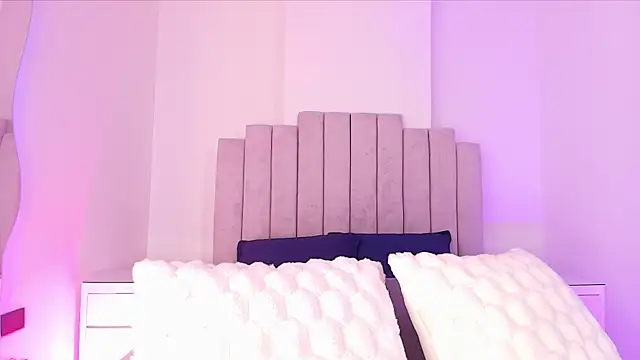 valecastro  online show from 20, 11, 2025