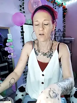 Purple2StayThnxx online show from 10, 10, 2025