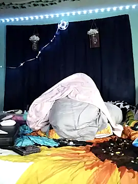 Purple2StayThnxx online show from 7, 11, 2025