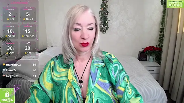 hunters woman online show from 14, 4, 2026