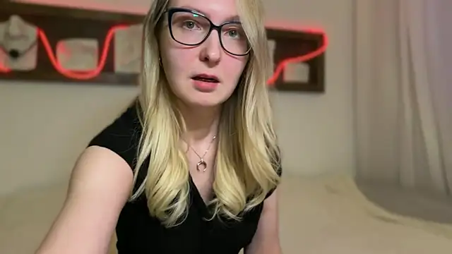 Snapshot of KiraxFate chatting on 14, 11, 2025 KiraxFate online show from 14, 11, 2025