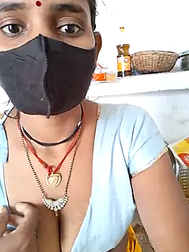 RAYI Queen 3 online show from 10, 11, 2025