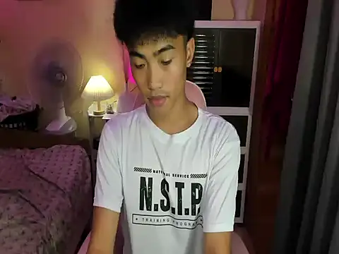 Snapshot of yourhotpinoy chatting on 4, 11, 2025 yourhotpinoy online show from 4, 11, 2025