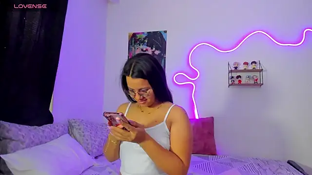 Snapshot of Dilan_and_Mia chatting on 6, 1, 2026 Dilan and Mia online show from 6, 1, 2026