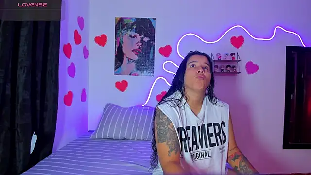 Snapshot of Dilan_and_Mia chatting on 27, 2, 2026 Dilan and Mia online show from 27, 2, 2026