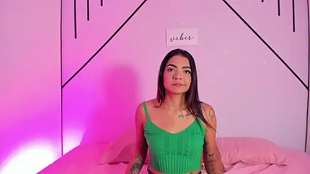 MiahCornell  online show from 11, 11, 2025