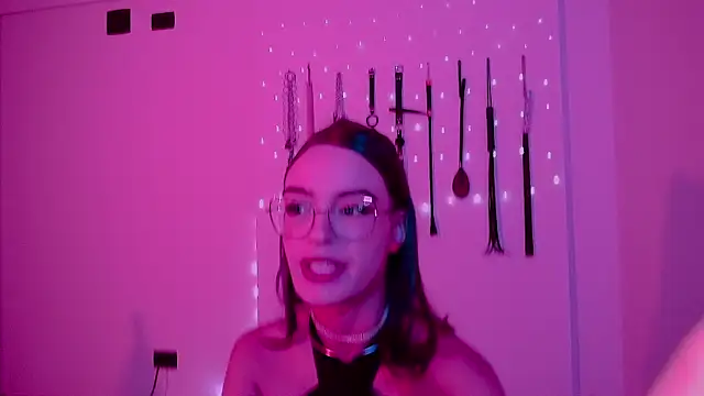 Snapshot of nina_kink chatting on 7, 5, 2026 nina kink online show from 7, 5, 2026