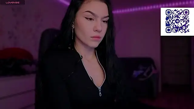 Snapshot of kara_liffe chatting on 6, 3, 2026 kara liffe online show from 6, 3, 2026