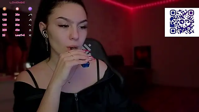 Snapshot of kara_liffe chatting on 27, 3, 2026 kara liffe online show from 27, 3, 2026