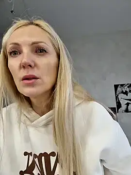 Snapshot of Monna chatting on 27, 1, 2025 Monna online show from 27, 1, 2025