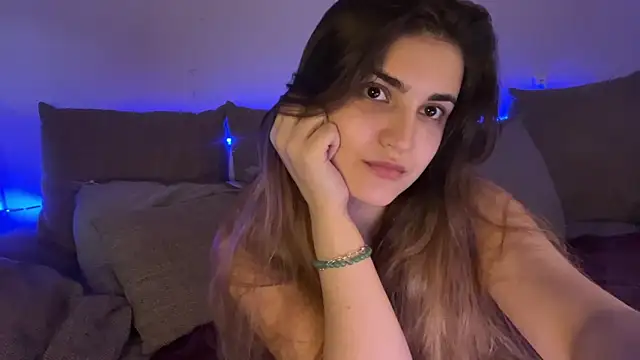 Snapshot of Vivalenti_Kiss chatting on 5, 12, 2025 Vivalenti Kiss online show from 5, 12, 2025