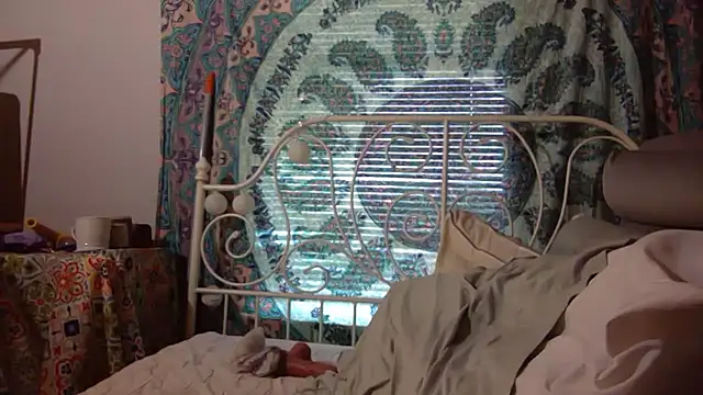 Snapshot of g0lden_are0las89 chatting on 10, 9, 2025 g0lden are0las89 online show from 10, 9, 2025