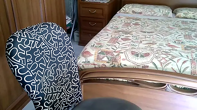 Snapshot of MisterX_99 chatting on 8, 10, 2025 MisterX 99 online show from 8, 10, 2025