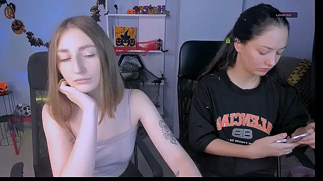 eva smiith  online show from 24, 10, 2025