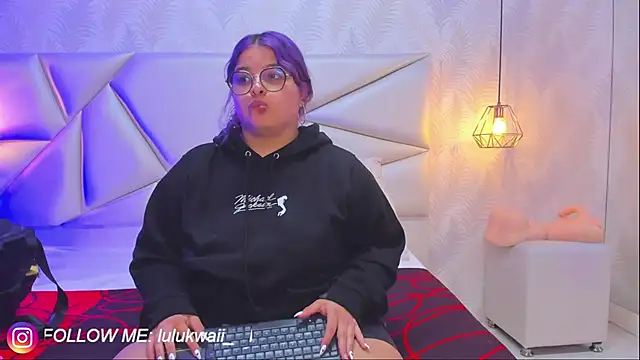 Snapshot of lulukawai16 chatting on 29, 9, 2025 lulukawai16 online show from 29, 9, 2025