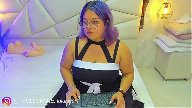 Snapshot of lulukawai16 chatting on 17, 10, 2025 lulukawai16 online show from 17, 10, 2025