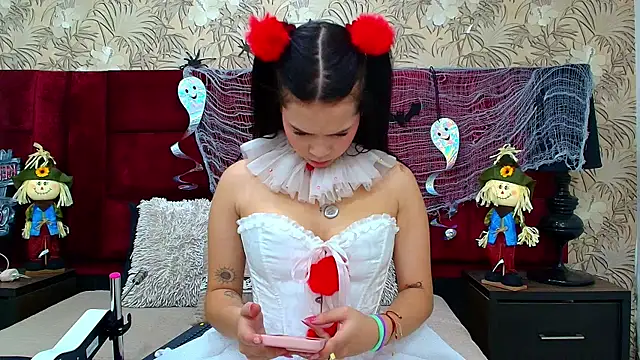 Snapshot of kate_morgan chatting on 31, 10, 2025 kate morgan online show from 31, 10, 2025