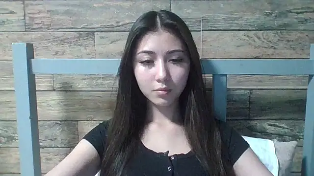 Snapshot of Virginia_Hicks chatting on 5, 10, 2025 Virginia Hicks online show from 5, 10, 2025