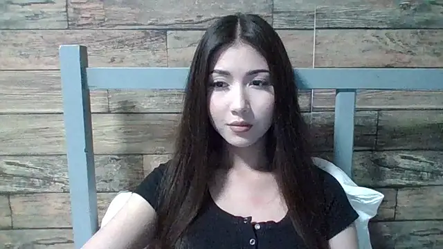 Snapshot of Virginia_Hicks chatting on 9, 10, 2025 Virginia Hicks online show from 9, 10, 2025