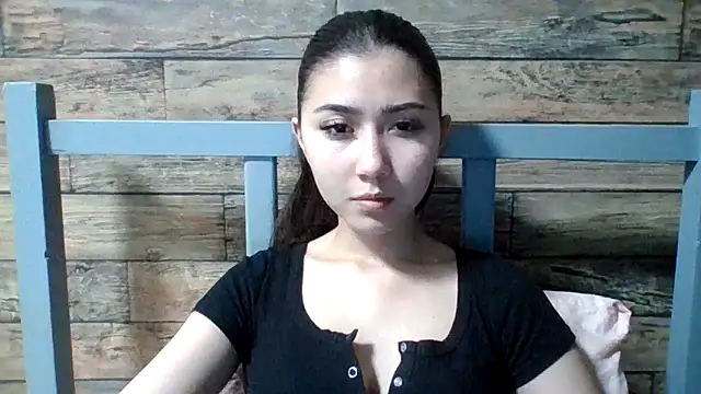 Snapshot of Virginia_Hicks chatting on 26, 11, 2025 Virginia Hicks online show from 26, 11, 2025