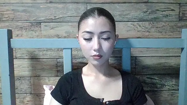 Snapshot of Virginia_Hicks chatting on 30, 11, 2025 Virginia Hicks online show from 30, 11, 2025