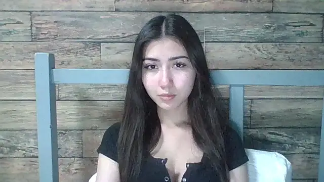 Snapshot of Virginia_Hicks chatting on 20, 12, 2025 Virginia Hicks online show from 20, 12, 2025