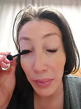 HellaryTourent online show from 23, 2, 2026