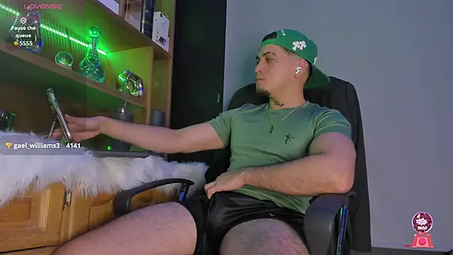 Snapshot of Gael_williams1 chatting on 14, 10, 2025 Gael williams1 online show from 14, 10, 2025