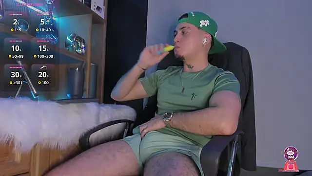 Snapshot of Gael_williams1 chatting on 14, 11, 2025 Gael williams1 online show from 14, 11, 2025