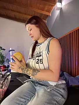 Snapshot of MarilynSmith01 chatting on 12, 4, 2026 MarilynSmith01 online show from 12, 4, 2026