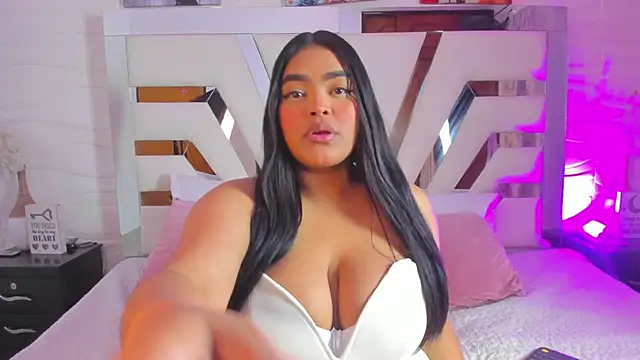 Snapshot of RileyDolly chatting on 10, 9, 2025 RileyDolly online show from 10, 9, 2025