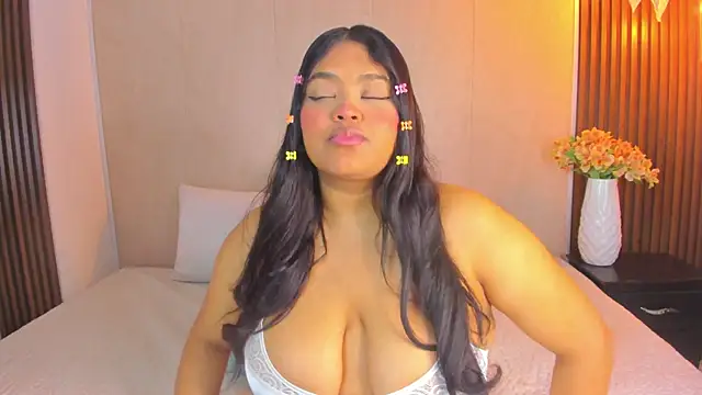 Snapshot of RileyDolly chatting on 2, 11, 2025 RileyDolly online show from 2, 11, 2025