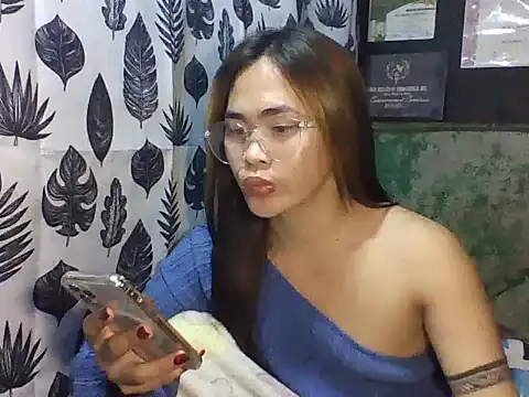 Snapshot of Reignsucker chatting on 22, 10, 2025 Reignsucker online show from 22, 10, 2025