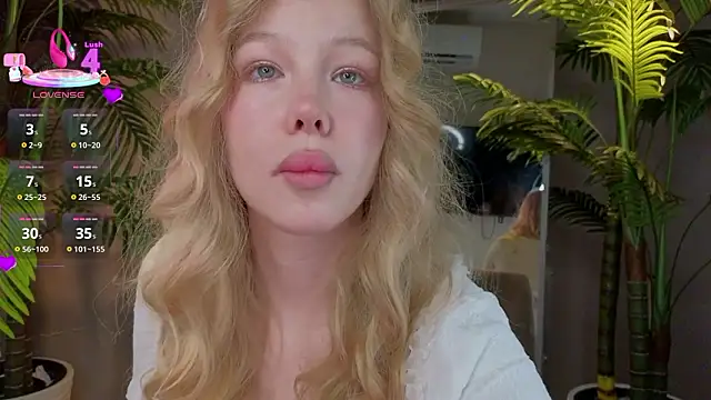 Snapshot of emilyshepar_d chatting on 3, 3, 2026 emilyshepar d online show from 3, 3, 2026