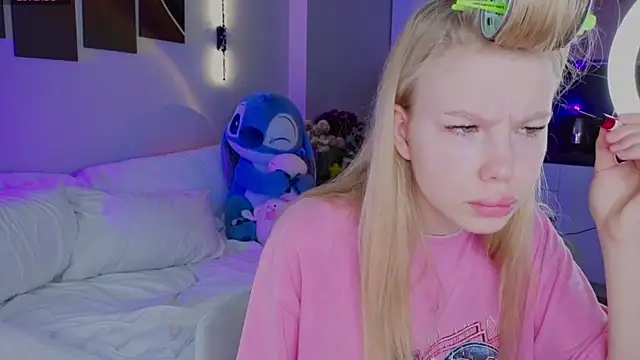 Snapshot of emilyshepar_d chatting on 1, 4, 2026 emilyshepar d online show from 1, 4, 2026