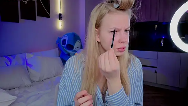 Snapshot of emilyshepar_d chatting on 7, 4, 2026 emilyshepar d online show from 7, 4, 2026