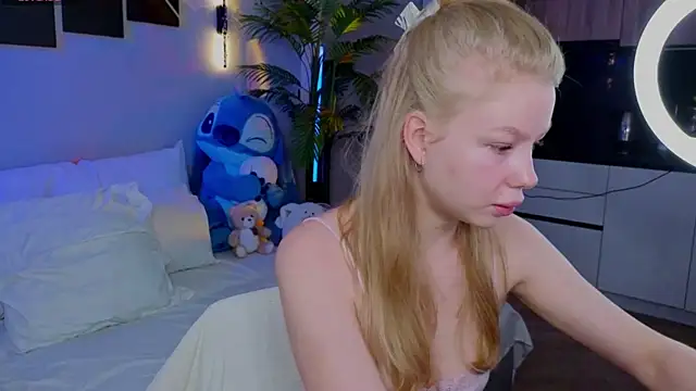 Snapshot of emilyshepar_d chatting on 5, 5, 2026 emilyshepar d online show from 5, 5, 2026
