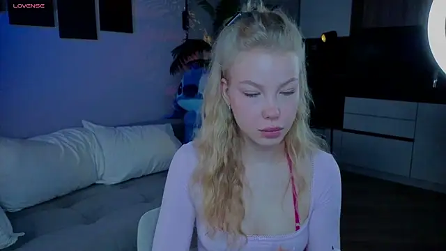 Snapshot of emilyshepar_d chatting on 11, 6, 2026 emilyshepar d online show from 11, 6, 2026