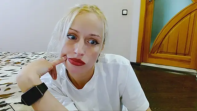 SatinQueen90 online show from 10, 9, 2025