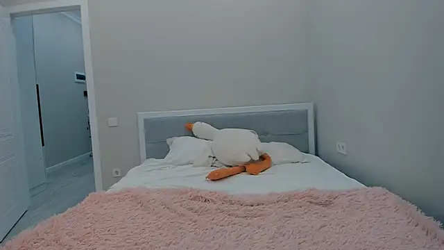 yuna loon online show from 30, 10, 2025