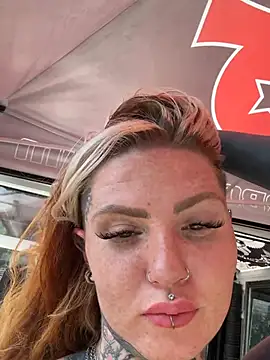 Snapshot of AlexandraWildd chatting on 10, 7, 2026 AlexandraWildd online show from 10, 7, 2026